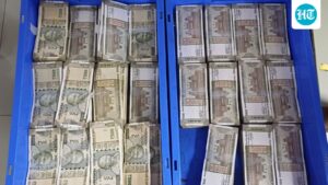 cisf-intercepts-₹68.53-lakh-unaccounted-cash-at-delhi-airport,-hands-guwahati-bound-duo-to-i-t-officials
