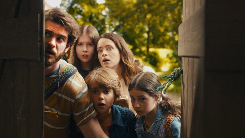 ‘the-magic-faraway-tree’-review:-claire-foy-and-andrew-garfield-in-an-exhaustingly-cutesy-kid-flick