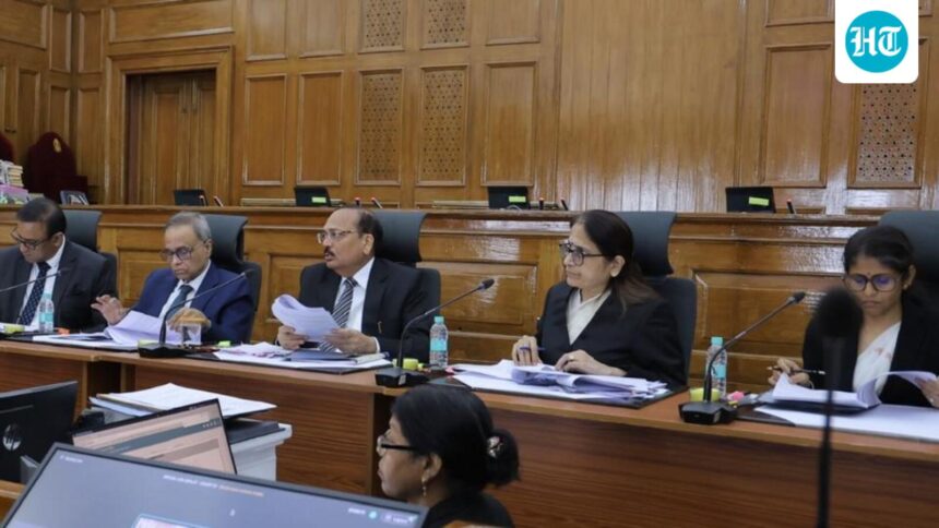 supreme-court-judges,-lawyers-share-bench-in-rare-lok-adalat-to-clear-case-backlog