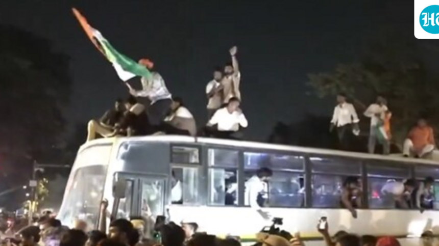 jantar-mantar-protest-live:-massive-crowd,-raf-at-jantar-mantar-for-‘reservation-hatao’-protest;-several-detained
