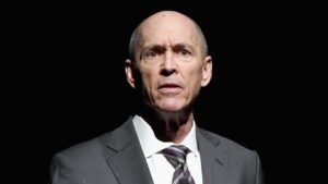 paramount-sued-by-ex-distribution-chief-chris-aronson-over-millions-of-dollars-in-pay