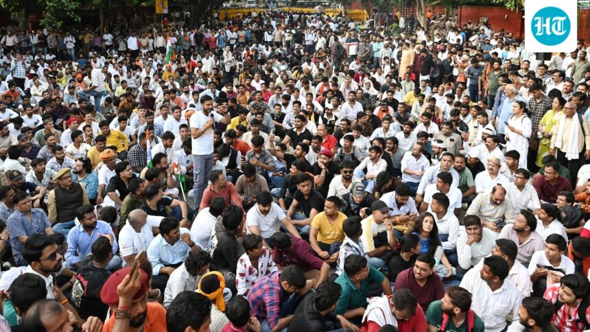 over-50-detained,-crowd-at-jantar-mantar-despite-no-nod:-what-happened-at-‘reservation-hatao-andolan’