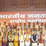 pm-modi-meets-bjp’s-newly-formed-team-at-party-headquarters-in-delhi