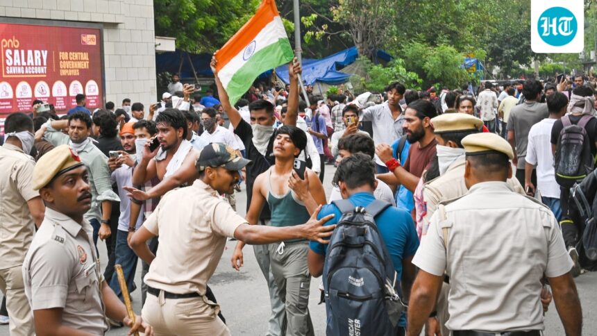 ‘your-angry-face-is-their-content’:-delhi-police-told-how-not-to-respond-to-new-gen-protesters