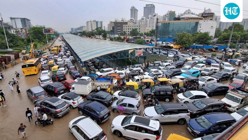 gurugram-offices,-schools-advised-to-‘work-from-home’-amid-heavy-rain,-waterlogging