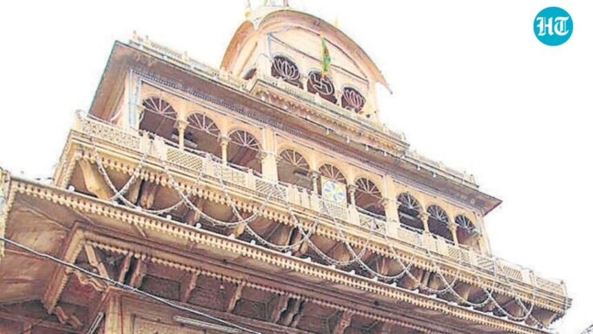 ‘first,-donation-must-be-to-deity’:-sc-directs-transparent-system-for-vrindavan’s-banke-bihari-temple-offerings