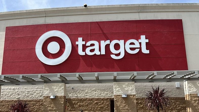 target-halloween-costume-controversy:-see-photo-&-learn-how-the-clown-sparked-backlash