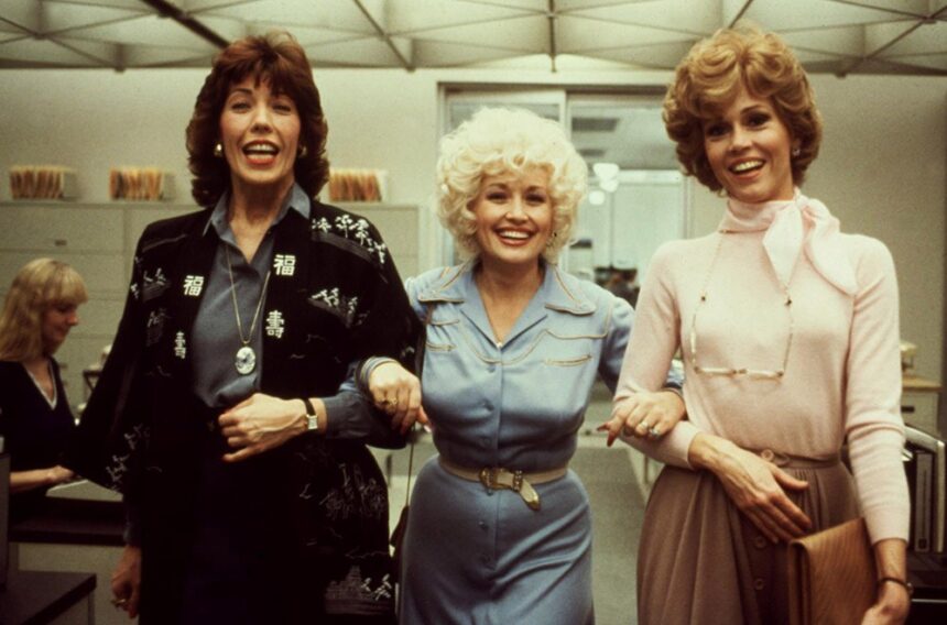 dolly-parton,-a-hollywood-treasure-who-lit-up-the-screen-with-her-authentic-self
