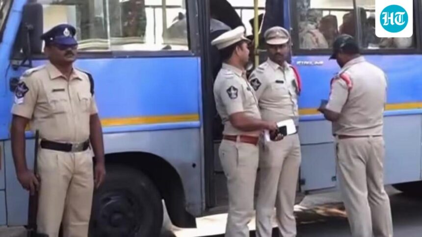 woman,-5-children-found-dead-in-karnataka-lake,-probe-underway:-police