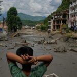 nepal-flash-floods-trigger-alert-across-border-districts-of-uttar-pradesh,-bihar