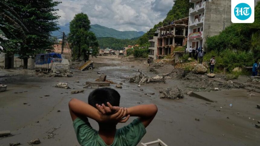 nepal-flash-floods-trigger-alert-across-border-districts-of-uttar-pradesh,-bihar