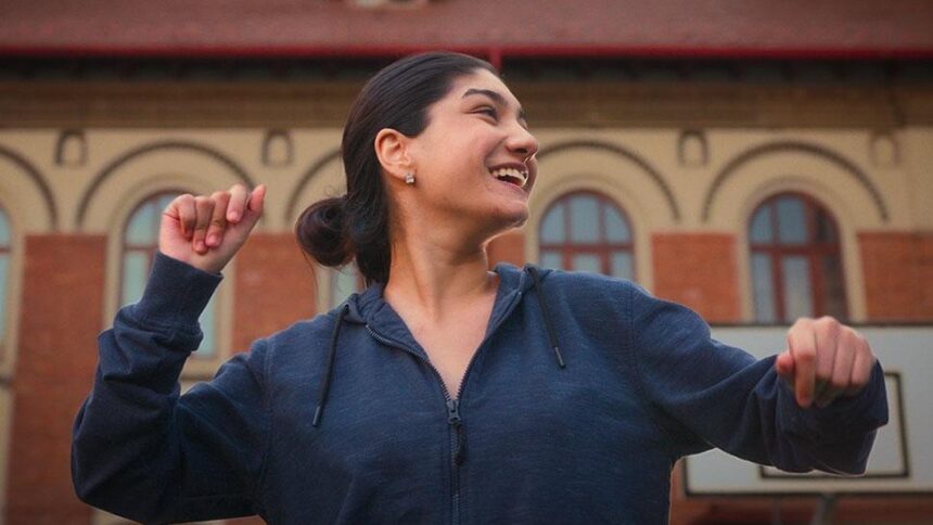 in-‘i-matter,’-a-young-roma-woman-struggles-to-keep-two-worlds-from-colliding-(exclusive-venice-clip)
