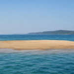 this-maharashtra-island,-popular-among-tourists,-appears-for-just-30-minutes-a-day