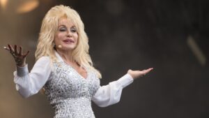 dolly-parton-famously-turned-down-elvis.-can-songwriters-do-the-same-now?