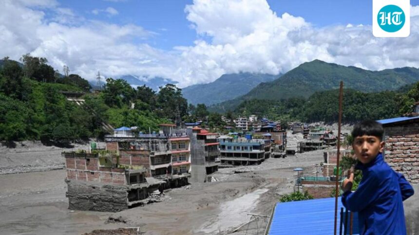 nepal-floods:-tn-ministers-meet-in-delhi-to-oversee-rescue-ops-of-those-missing-from-state