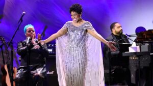 gladys-knight-announces-she’ll-partake-in-“fewer-performances”-amid-“next-stage”-of-career-and-life