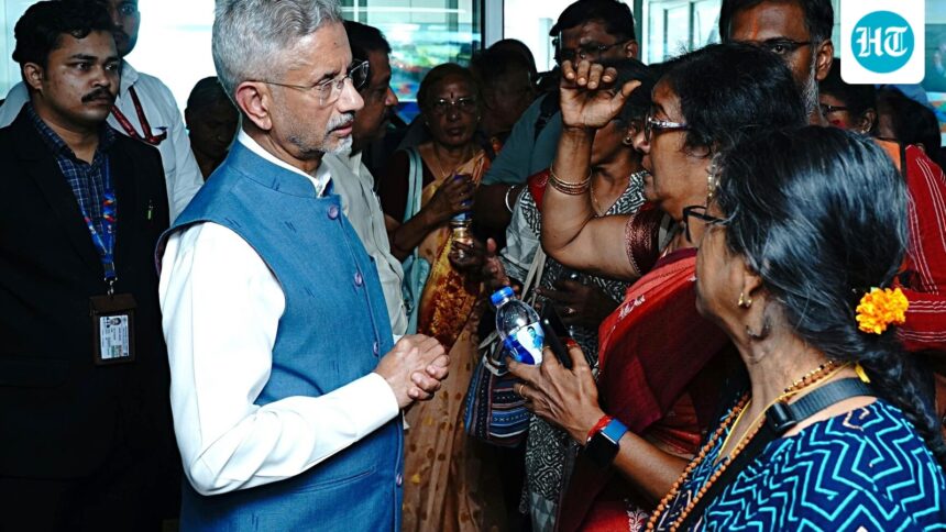 india-sends-4th-relief-flight-to-flood-hit-nepal;-108-indian-nationals-rescued,-275-still-missing