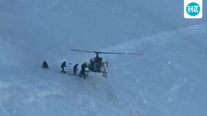 army-cheetal-carries-out-evacuation-of-injured-mountaineer-at-18,600-ft-in-ladakh