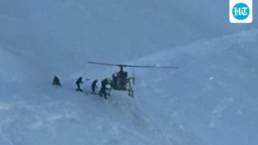 army-cheetal-carries-out-evacuation-of-injured-mountaineer-at-18,600-ft-in-ladakh