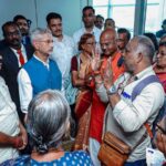 saree-turns-into-rescue-rope-on-muddy-slope-for-tamil-nadu-pilgrims-amid-nepal-flash-floods