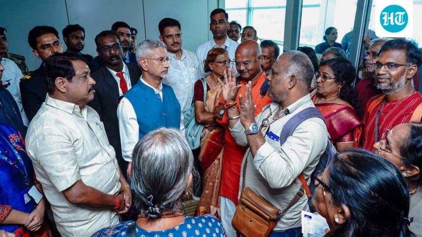 saree-turns-into-rescue-rope-on-muddy-slope-for-tamil-nadu-pilgrims-amid-nepal-flash-floods