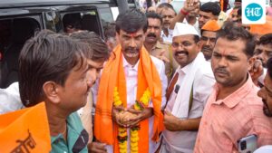 maratha-activist-manoj-jarange-demands-cancellation-of-eknath-shinde’s-event:-‘we’ll-answer-back’