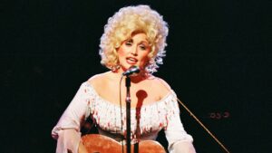 dolly-parton-estate-announces-2027-dollyfest-shows-in-nashville,-london