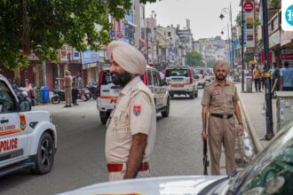 no-advisory-for-cops-to-avoid-uniforms-outside-of-stations,-says-punjab-police