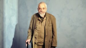 mike-leigh-explains-why-“it’s-more-than-probable”-that-‘tender-loving-care’-is-his-final-film