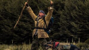 ‘heart-of-the-beast’-review:-brad-pitt-and-his-canine-co-star-earn-your-tears-in-david-ayer’s-tense,-tender-survival-thriller