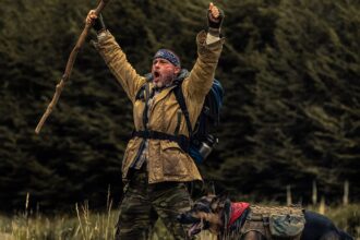 ‘heart-of-the-beast’-review:-brad-pitt-and-his-canine-co-star-earn-your-tears-in-david-ayer’s-tense,-tender-survival-thriller