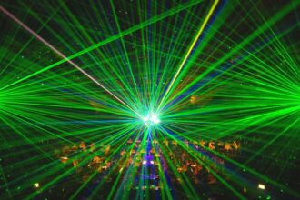 how-3d-laser-engraving-puts-an-image-inside-solid-glass