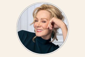 jean-smart-joins-‘the-family-stone’-sequel-with-original-cast-returning