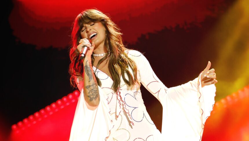 how-many-weeks-has-‘choosin’-texas’-been-no.-1?-ella-langley-breaks-mariah-carey’s-record