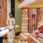 fadnavis-visits-drought-affect-areas-in-maharashtra,-vows-to-help-farmers