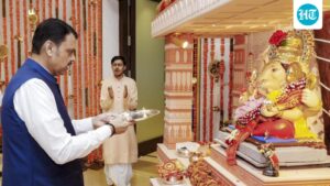 fadnavis-visits-drought-affect-areas-in-maharashtra,-vows-to-help-farmers