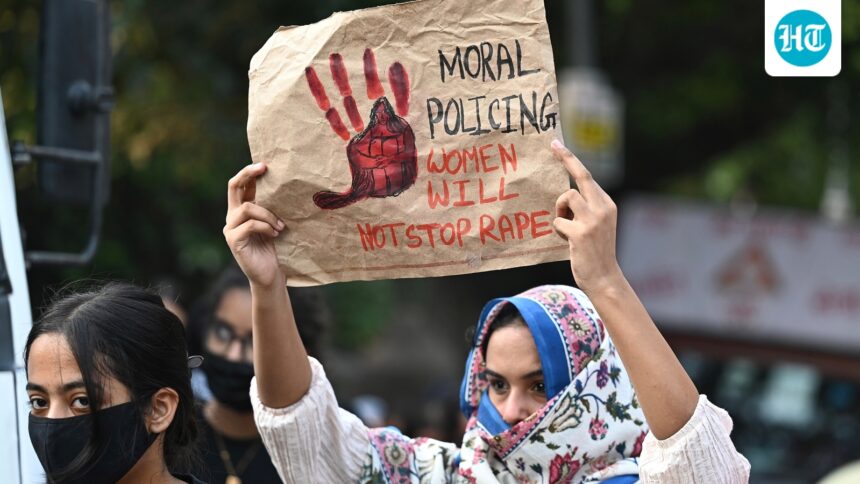 delhi-gang-rape-accused-dined-out-after-act,-washed-clothes-to-remove-proof:-cops