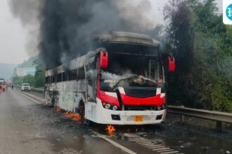 in-second-bus-fire-in-12-hours,-driver-evacuates-14-passengers-near-mumbai