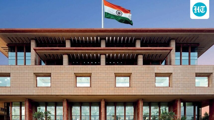 distribute-samosas,-tea-to-dhcba-employees:-delhi-hc-to-lawyers-on-waiving-fines