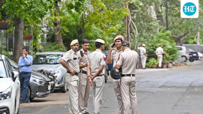 two-du-students-allegedly-stalked,-sexually-harassed-by-men-in-suv-in-delhi