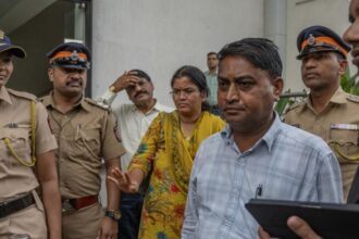 parents-of-iit-bombay-student-who-died-by-suicide-go-on-hunger-strike,-call-for-action-against-his-‘tormentors’