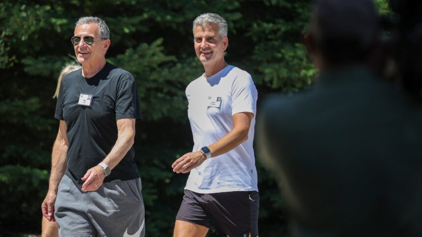 bob-iger-reveals-that-he-wrote-a-six-page-letter-to-josh-d’amaro-and-left-it-in-his-desk