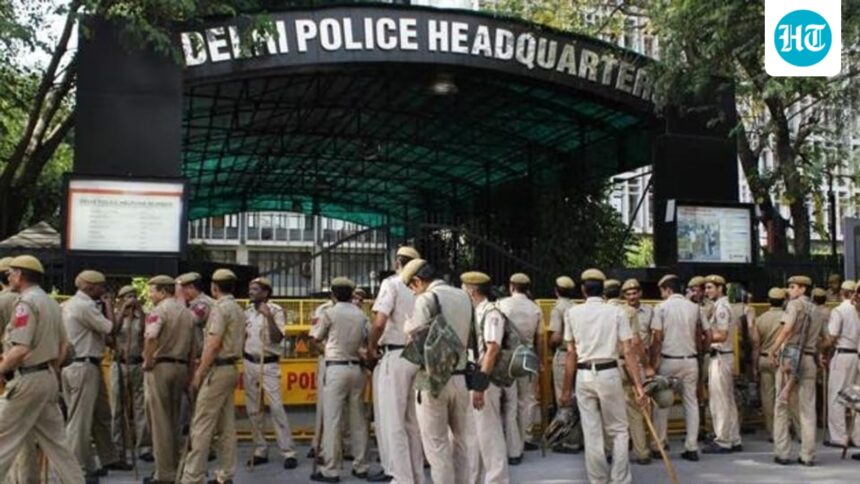 3-accused-of-stalking-du-students-in-suv-also-from-same-varsity,-manhunt-on:-cops
