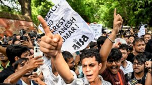 jantar-mantar-news-live:-several-protesters-detained-in-delhi-amid-row-over-ec-‘dissent’,-mahua-moitra-joins-agitation