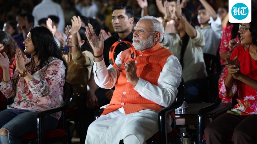 pm-modi-attends-‘bhajan-clubbing’-on-deendayal-upadhyaya’s-birth-anniversary:-video
