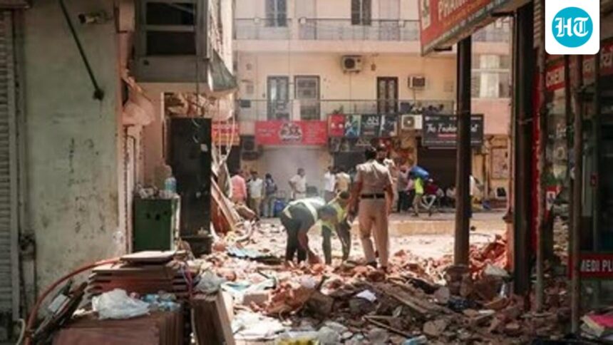 demolished-543-properties-in-17-days-since-satya-niketan-collapse:-mcd-to-delhi-hc