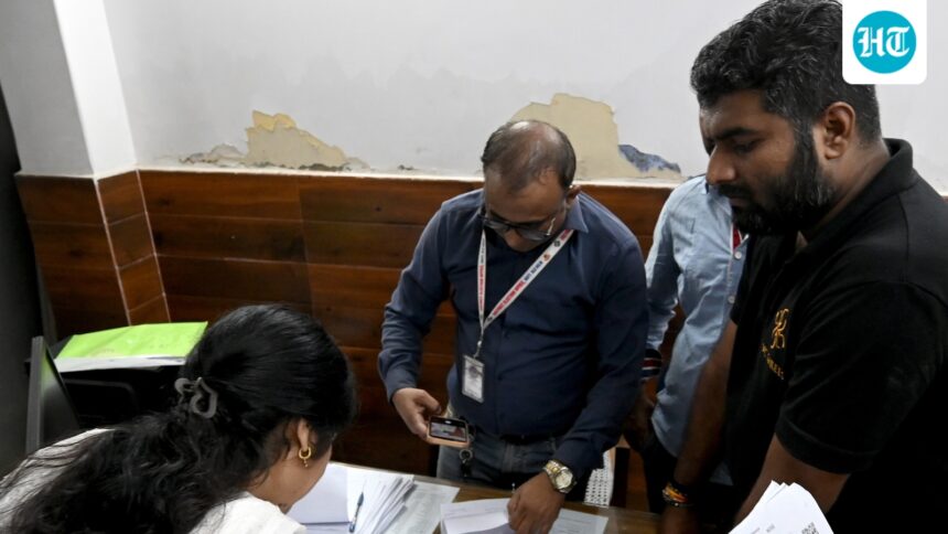 amid-row-over-declaration-by-voters,-ec-officials-say-2.37-crore-new-electors-added-in-18-28-age-group