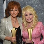 reba-mcentire-reveals-she-missed-a-call-from-dolly-parton-before-her-death:-“i’ll-never-know-why-she-called”