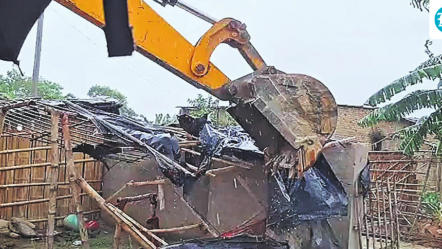 bihar-govt-demolishes-huts-linked-to-3-absconding-accused-in-banka-molestation-case
