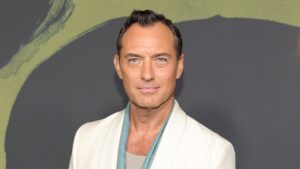 jude-law-divorced:-his-history-of-marriage-(and-many-children),-explained
